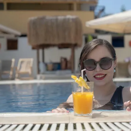 S3 Orange Hotel 3*