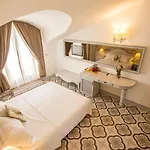 S3 Orange Hotel