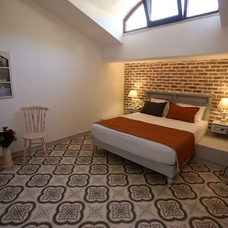 S3 Orange Hotel 3*