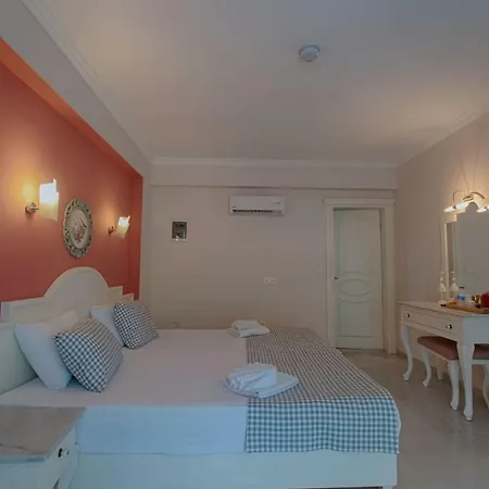 Hotell S3 Orange 3*